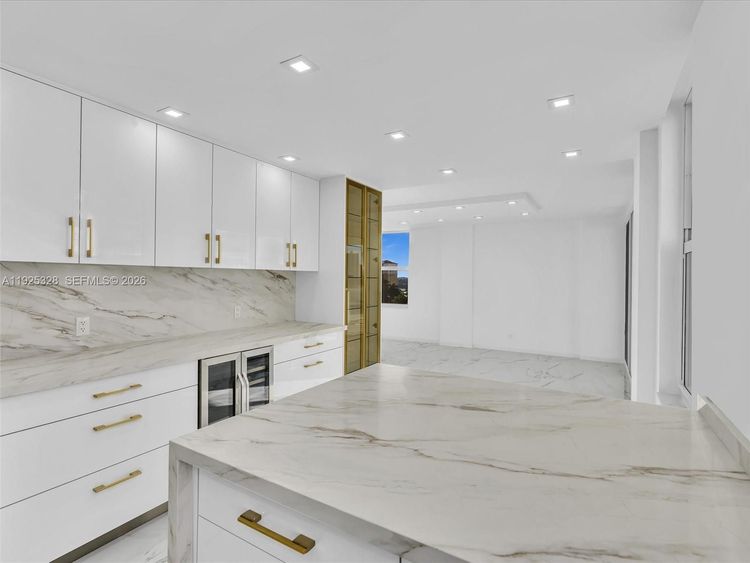 Winston Towers #712 image #15