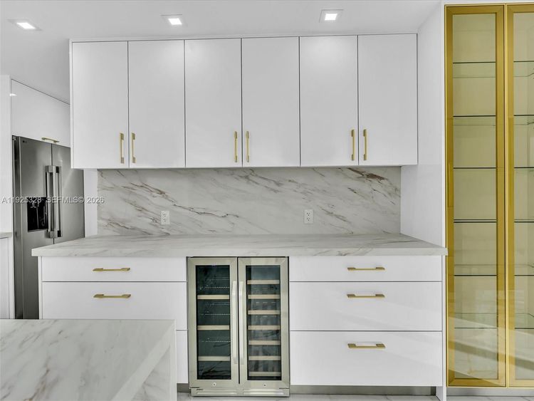 Winston Towers #712 image #16