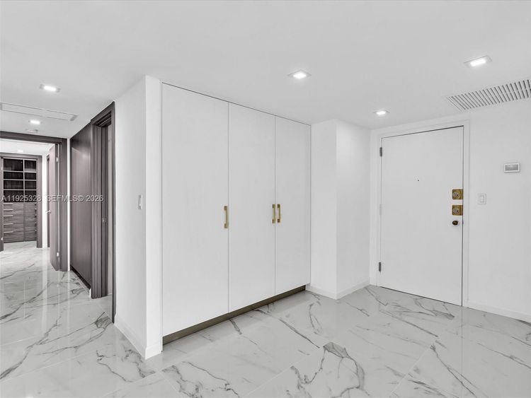 Winston Towers #712 image #19