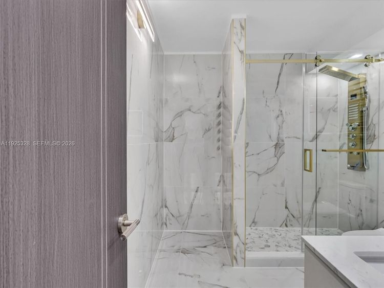 Winston Towers #712 image #24