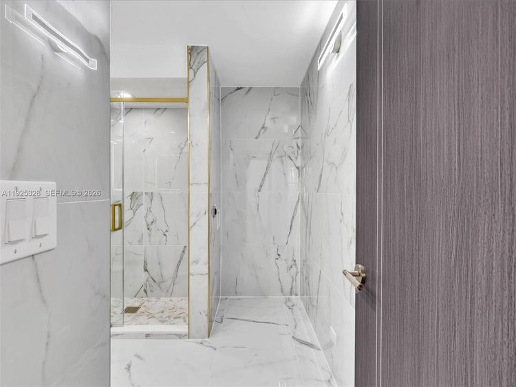 Winston Towers #712 image #30