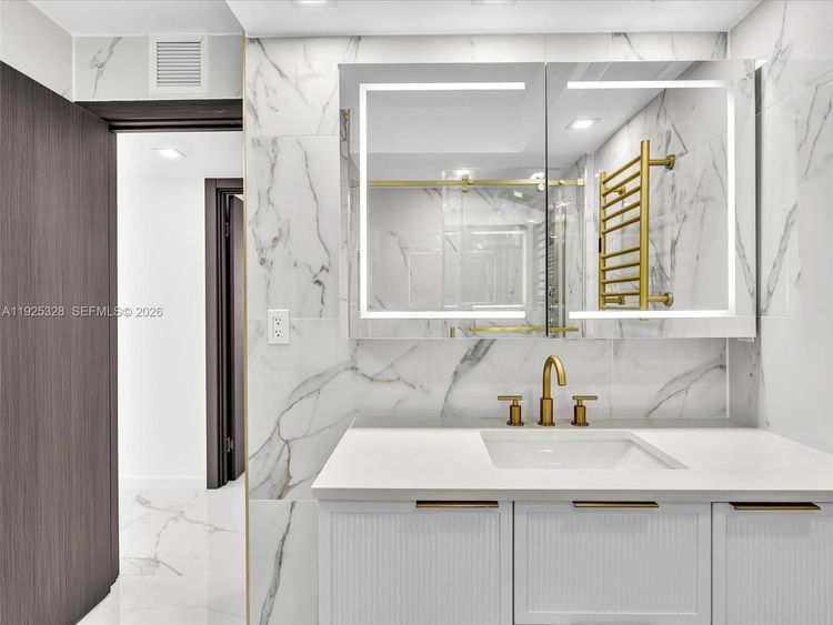 Winston Towers #712 image #34