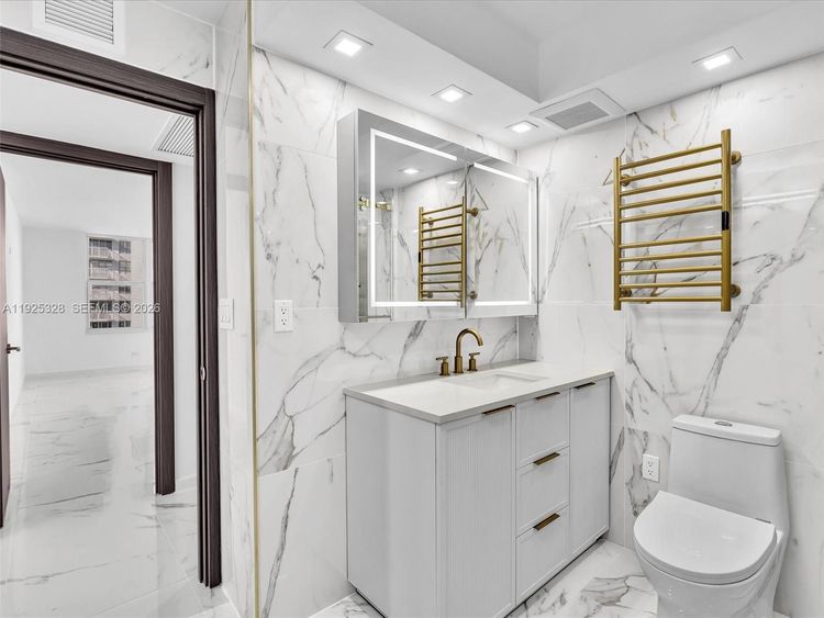 Winston Towers #712 image #36