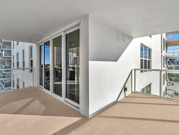 Winston Towers #712 image #39