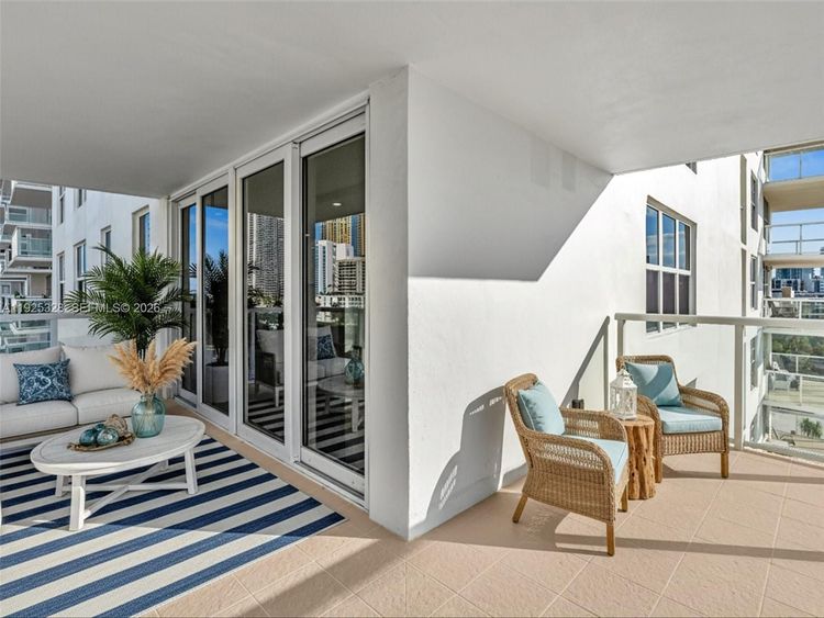 Winston Towers #712 image #40