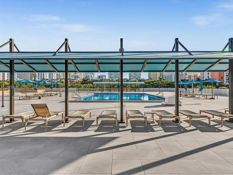 Winston Towers #712 image #46