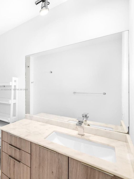 Neo Lofts #1806 image #12