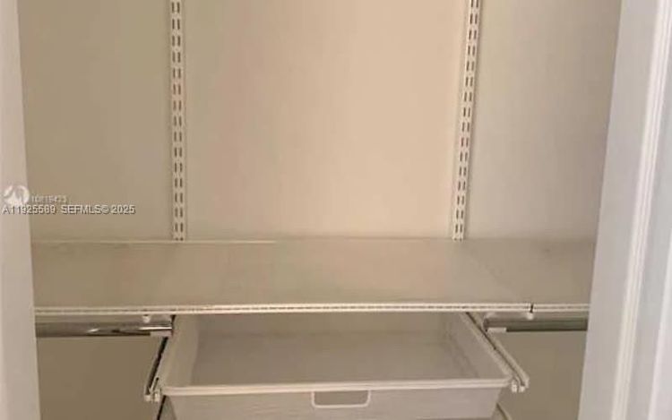 Douglas Grand #406 image #11