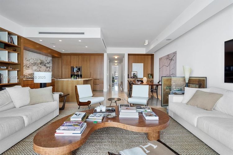 Echo Aventura #608 image #6