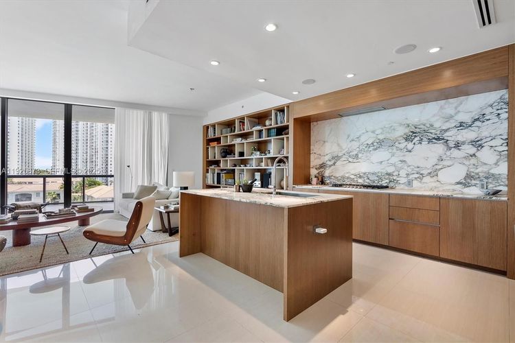 Echo Aventura #608 image #7