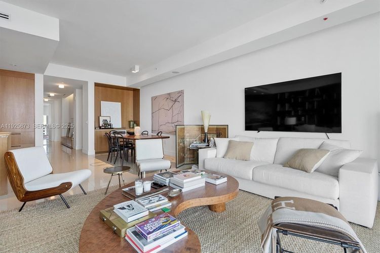 Echo Aventura #608 image #8