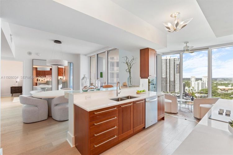 Las Olas River House #2406 image #20