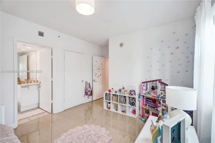 One Fifty One At Biscayne #401 image #11