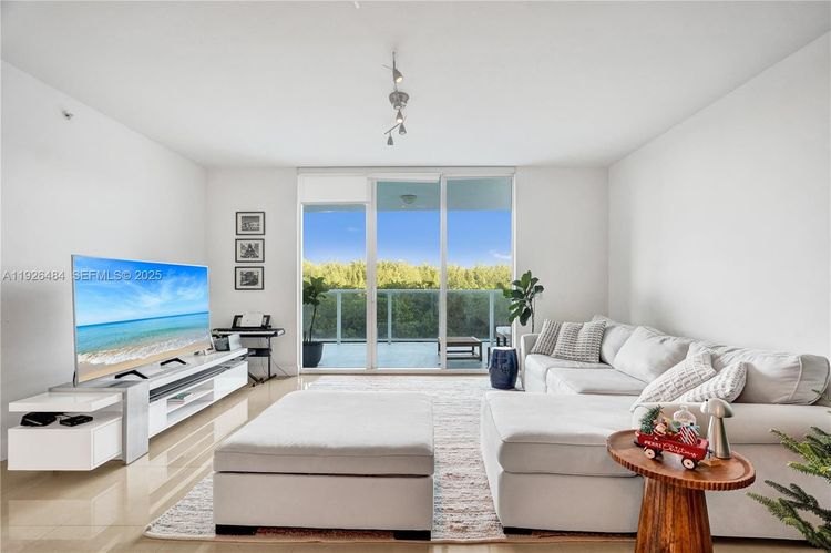 One Fifty One At Biscayne #401 image #26