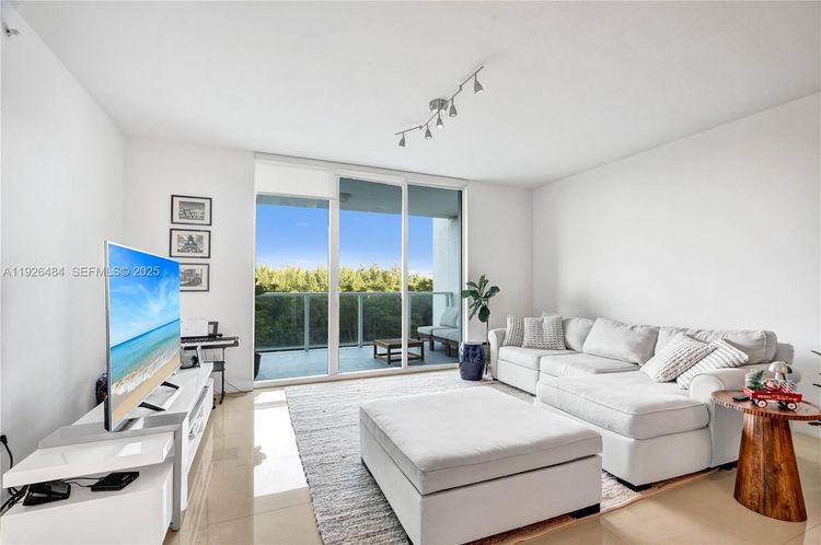 One Fifty One At Biscayne #401 image #27