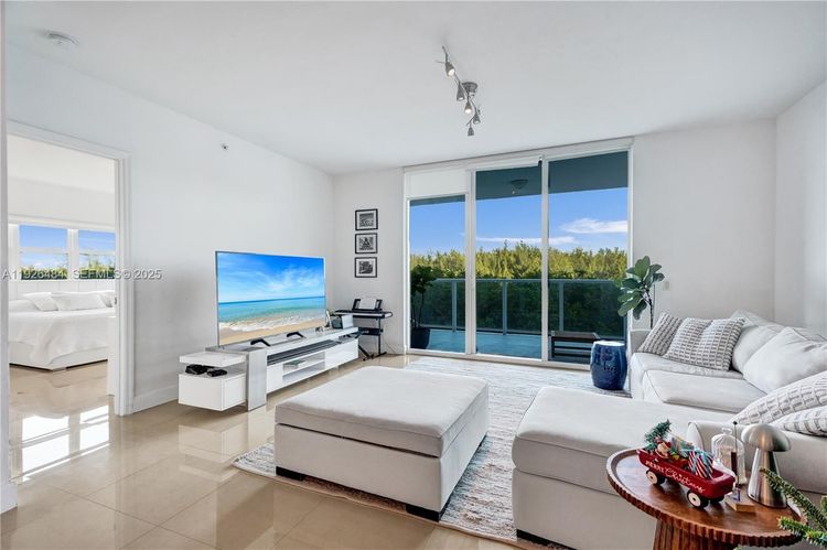 One Fifty One At Biscayne #401 image #28