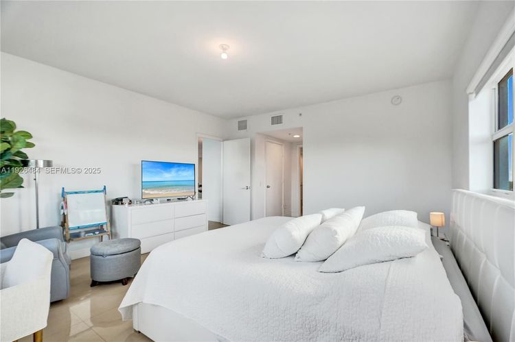 One Fifty One At Biscayne #401 image #30