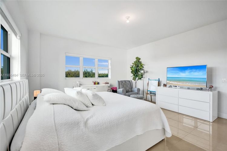 One Fifty One At Biscayne #401 image #31