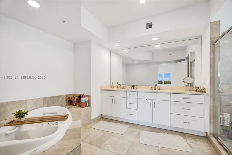 One Fifty One At Biscayne #401 image #33