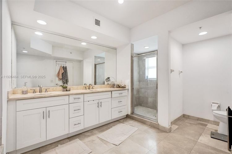 One Fifty One At Biscayne #401 image #34