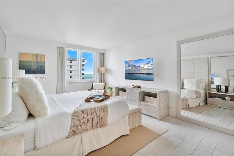 1 Hotel & Homes #1413 image #16