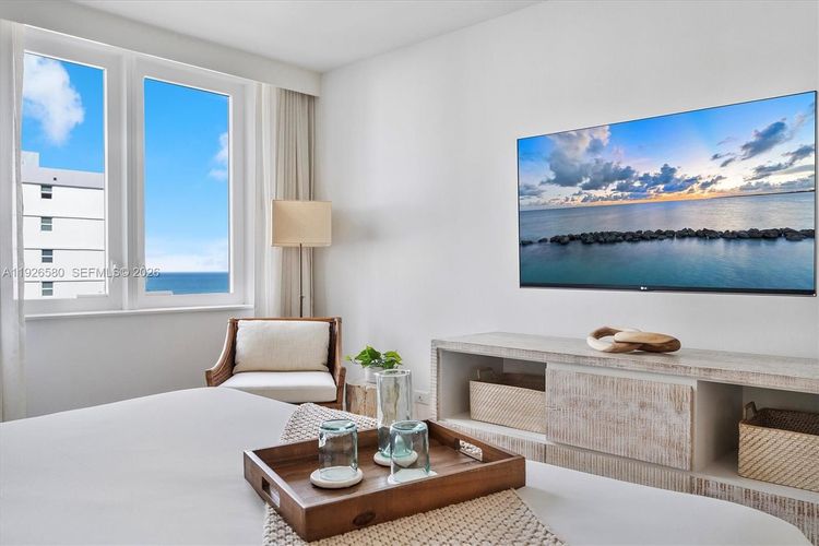 1 Hotel & Homes #1413 image #19