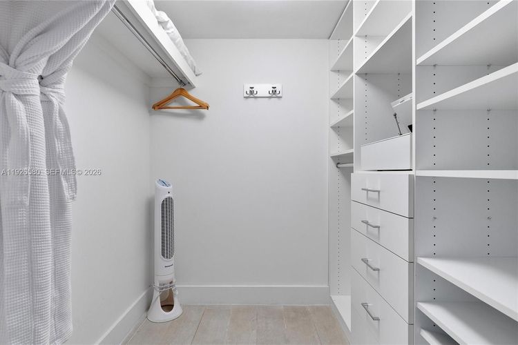 1 Hotel & Homes #1413 image #20