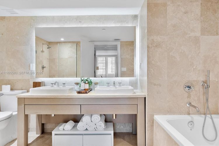 1 Hotel & Homes #1413 image #22