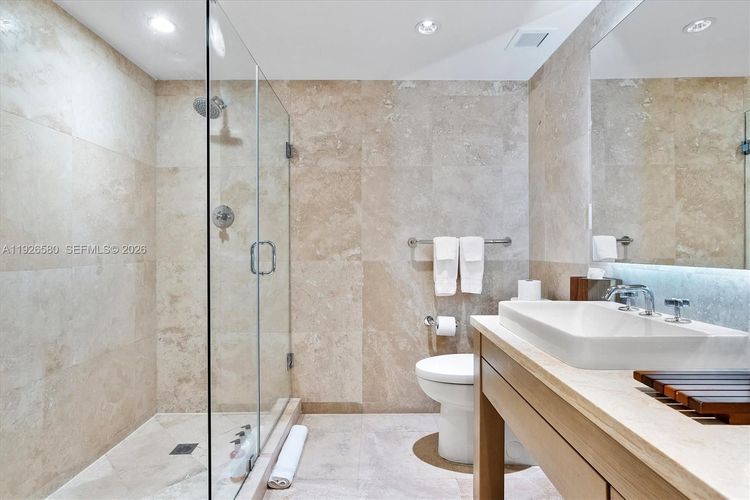 1 Hotel & Homes #1413 image #24