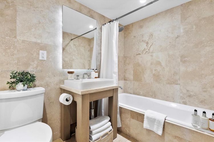 1 Hotel & Homes #1413 image #28