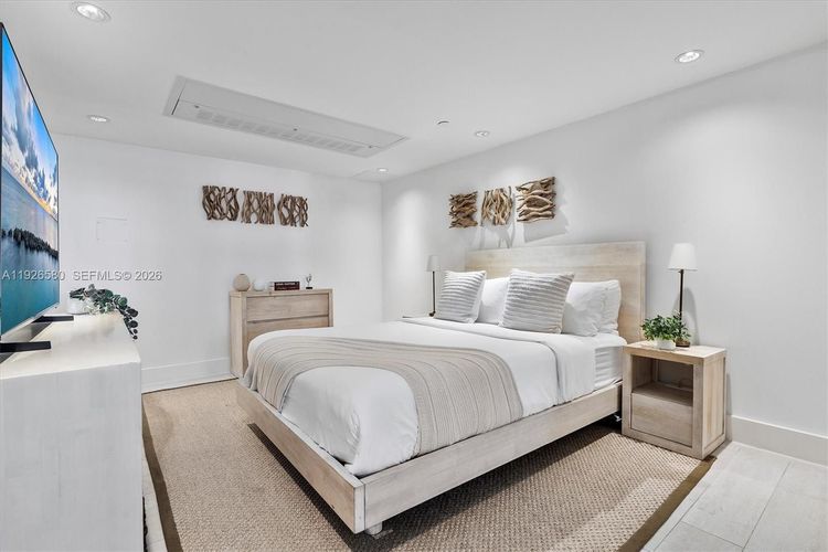 1 Hotel & Homes #1413 image #30