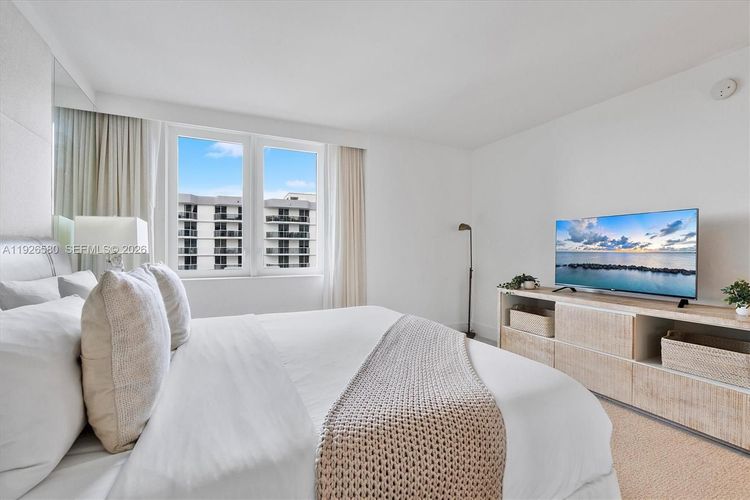 1 Hotel & Homes #1413 image #33