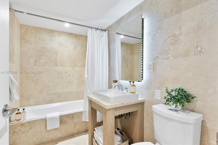 1 Hotel & Homes #1413 image #37