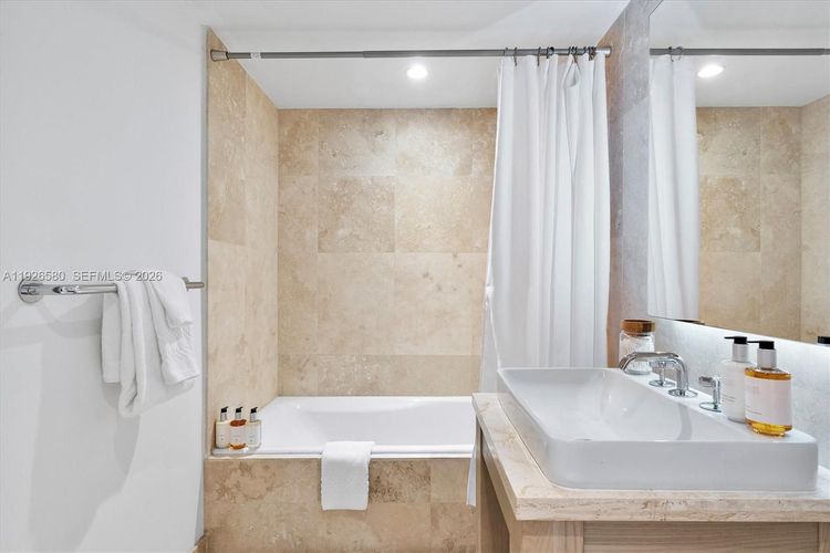 1 Hotel & Homes #1413 image #38