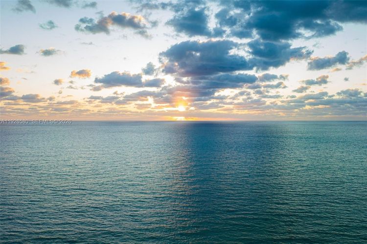 1 Hotel & Homes #1413 image #42