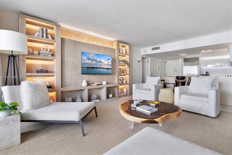 1 Hotel & Homes #1413 image #6