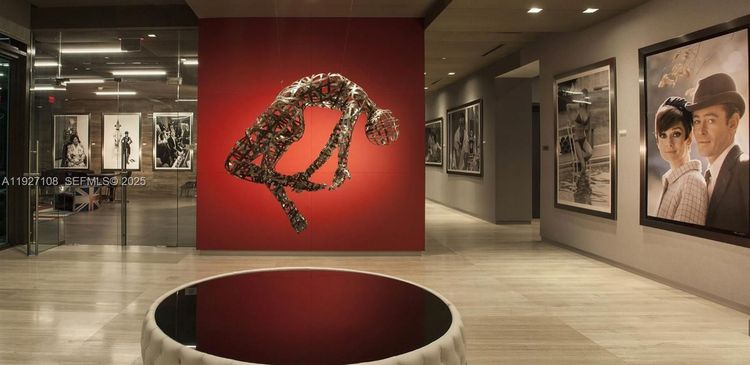 The Bond #1509 image #9