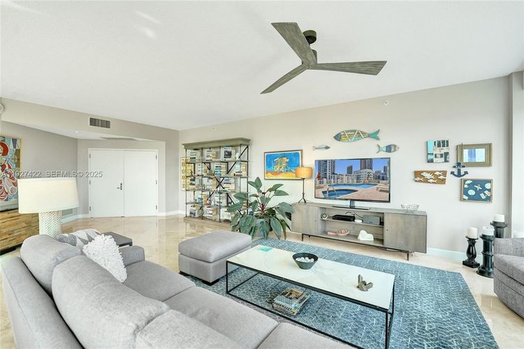 Venezia Las Olas #1101 image #10