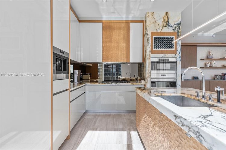 Two Park Grove #5A image #11