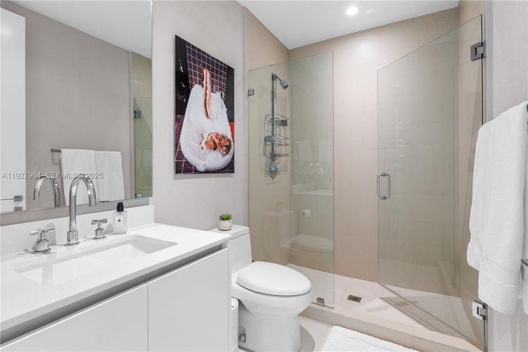 Two Park Grove #5A image #33