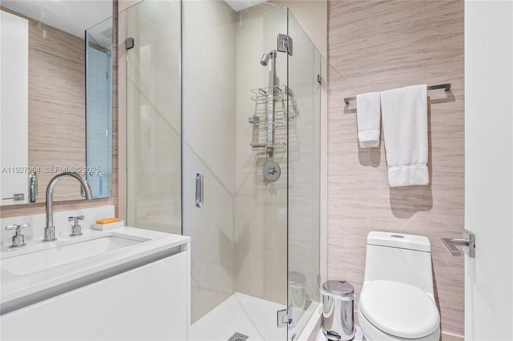 Two Park Grove #5A image #35