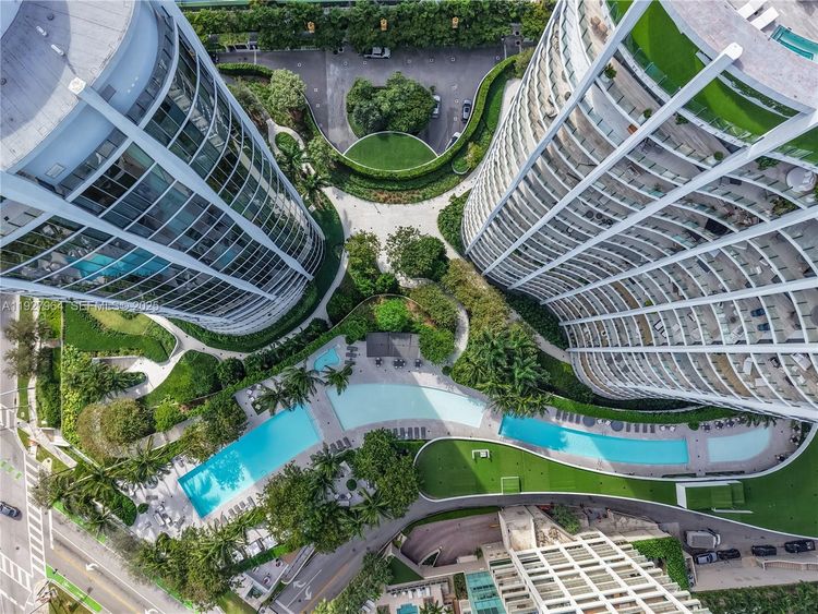 Two Park Grove #5A image #43