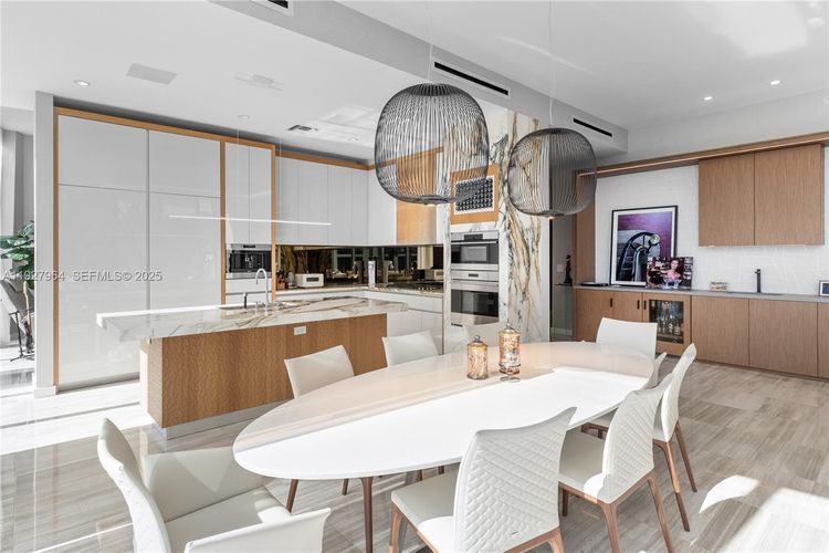 Two Park Grove #5A image #9