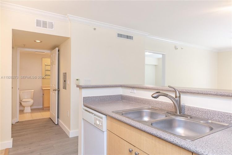 Regent Park #312A image #12