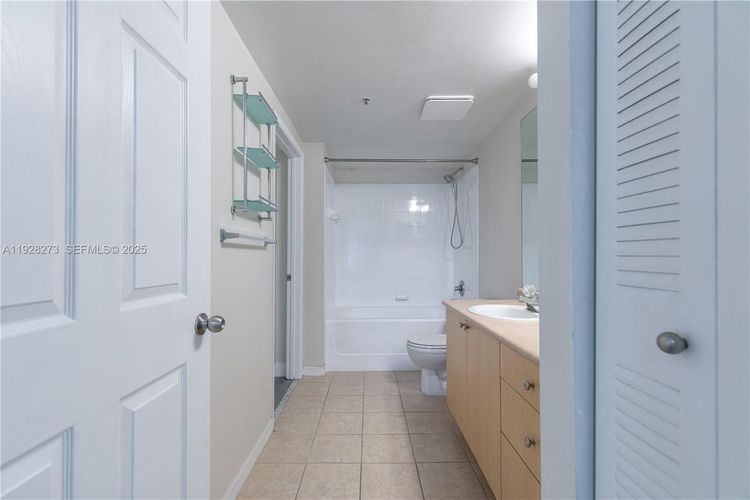 Regent Park #312A image #14