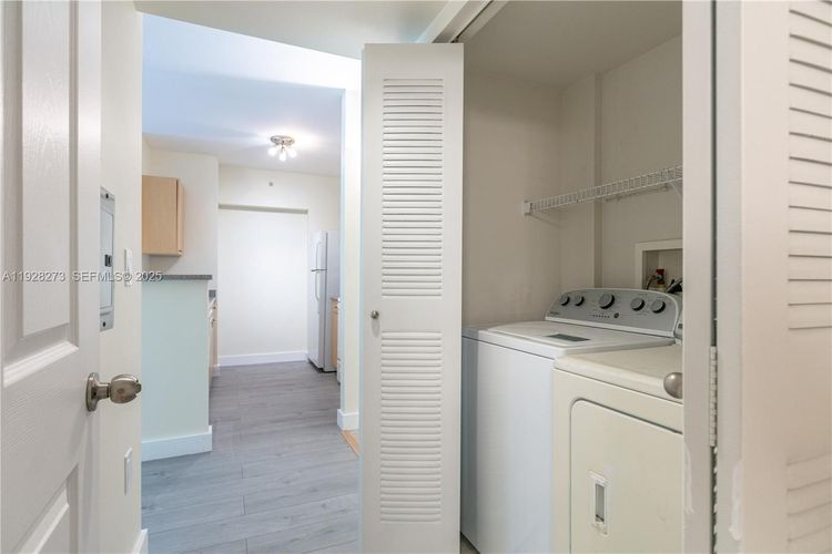 Regent Park #312A image #17