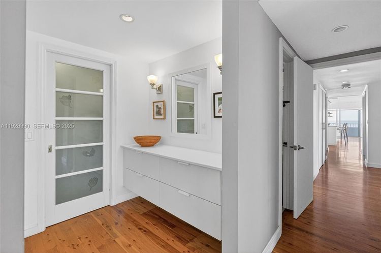 Commodore Club East #1101 image #19