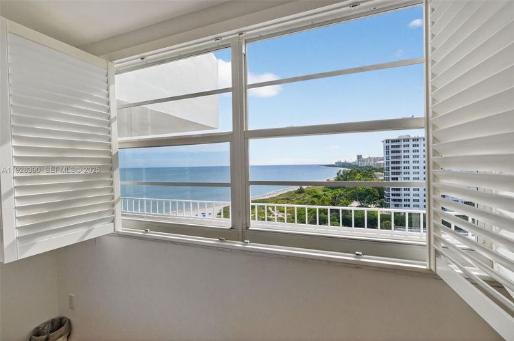 Commodore Club East #1101 image #23