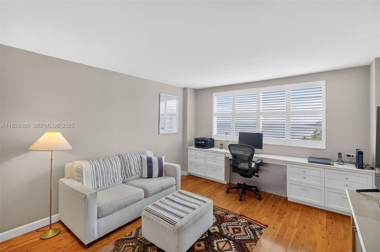 Commodore Club East #1101 image #24