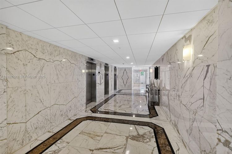 Commodore Club East #1101 image #42